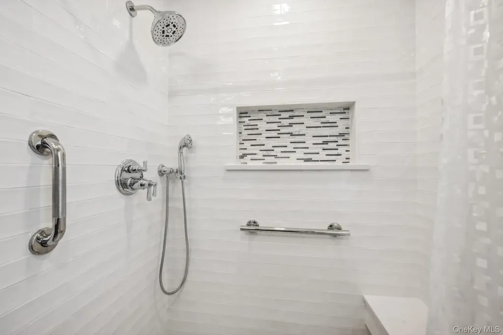 7 Linda Lane Hampton Bays NY 11946