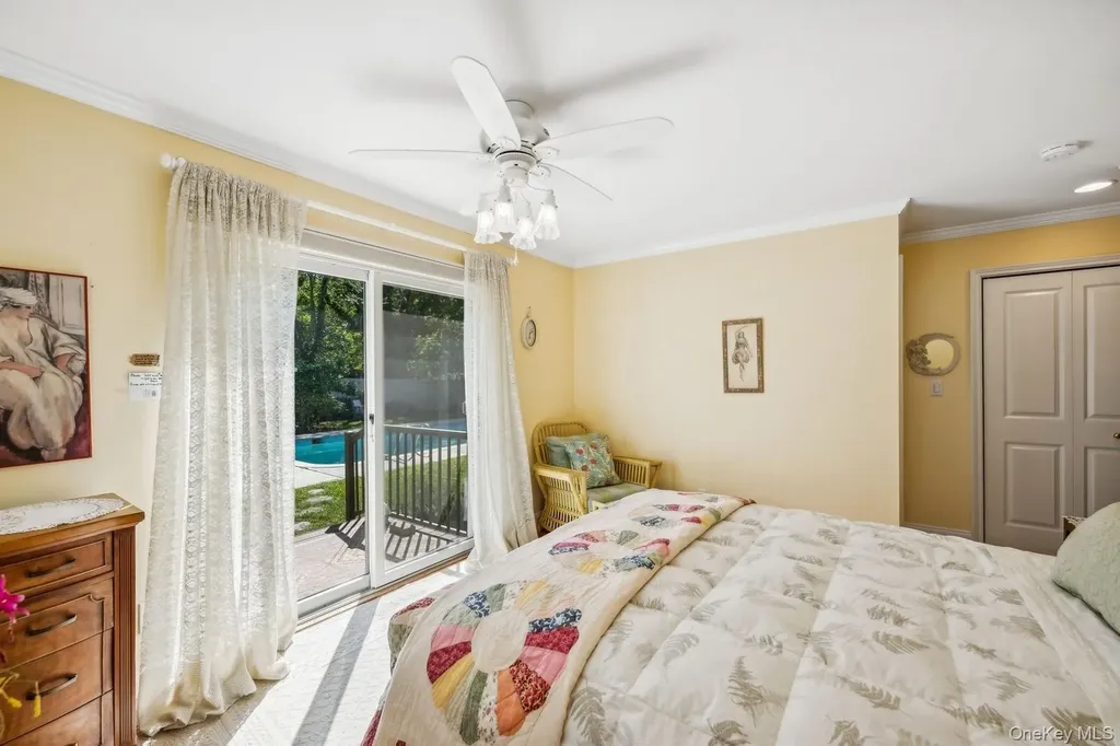 7 Linda Lane Hampton Bays NY 11946