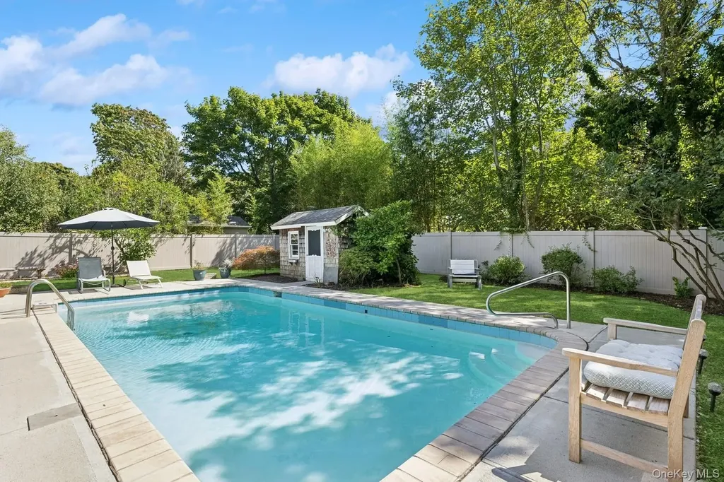 7 Linda Lane Hampton Bays NY 11946