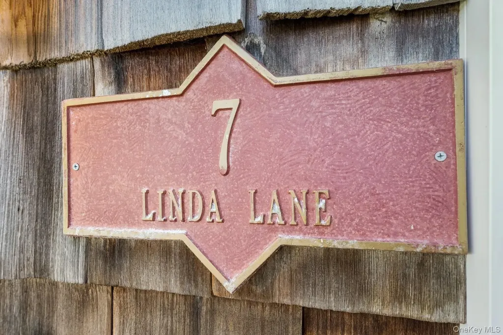 7 Linda Lane Hampton Bays NY 11946
