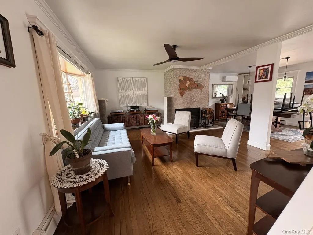 3 Barnfield Place North Babylon NY 11703