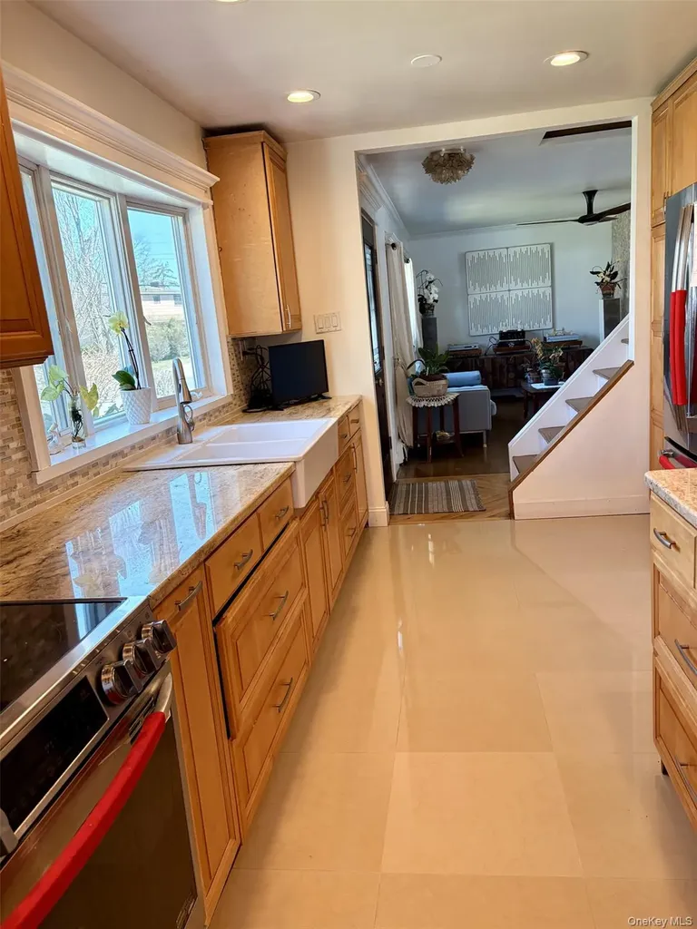 3 Barnfield Place North Babylon NY 11703
