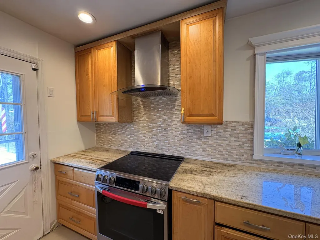 3 Barnfield Place North Babylon NY 11703