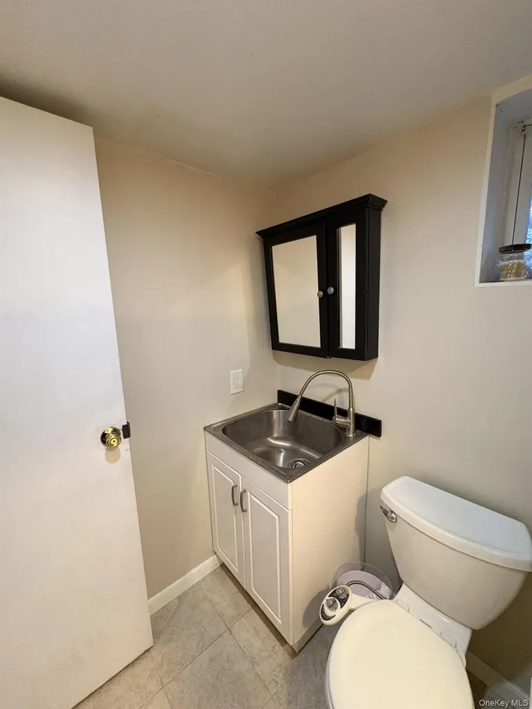 3 Barnfield Place North Babylon NY 11703
