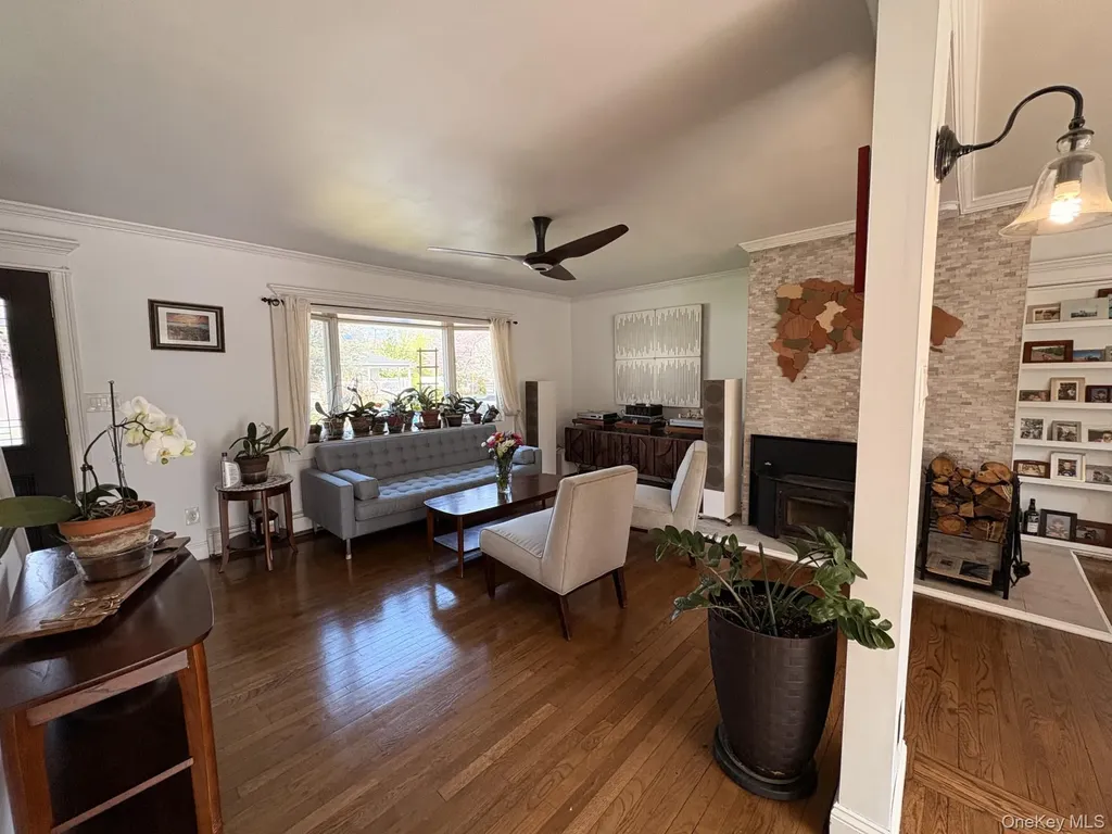 3 Barnfield Place North Babylon NY 11703