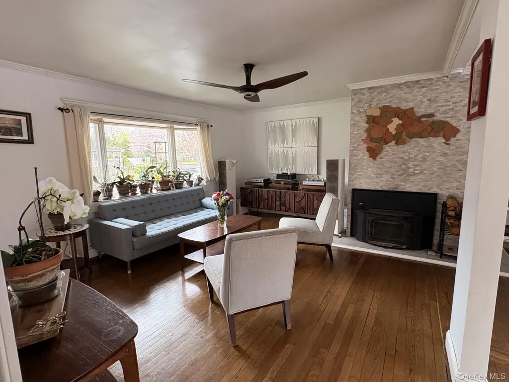 3 Barnfield Place North Babylon NY 11703