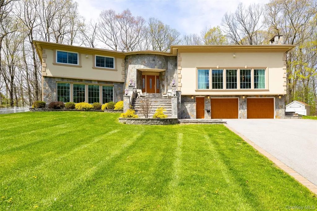 10 Quail Ridge Road Hyde Park NY 12538