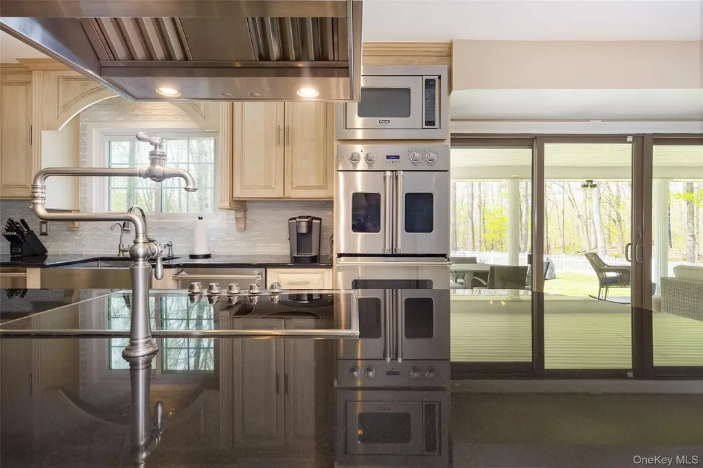 10 Quail Ridge Road Hyde Park NY 12538