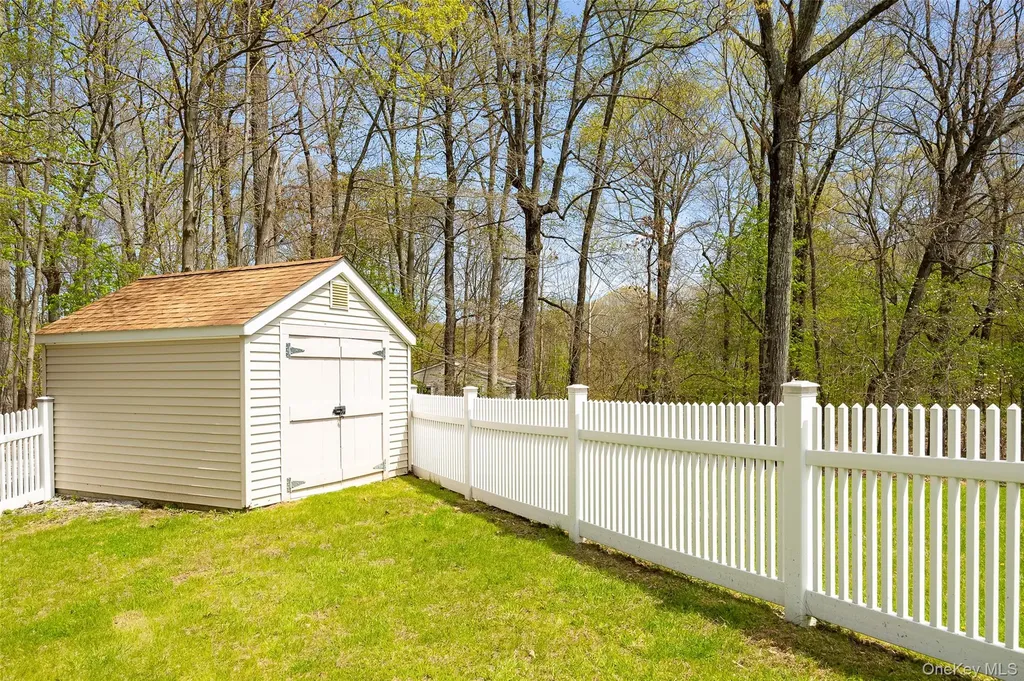 10 Quail Ridge Road Hyde Park NY 12538