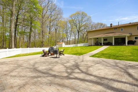 10 Quail Ridge Road Hyde Park NY 12538