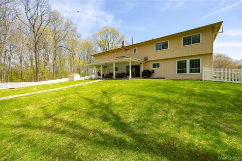 10 Quail Ridge Road Hyde Park NY 12538