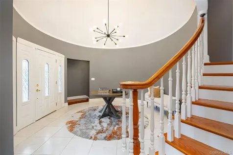 10 Quail Ridge Road Hyde Park NY 12538