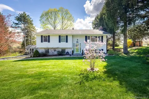 27 Morningside Drive Patterson NY 12563