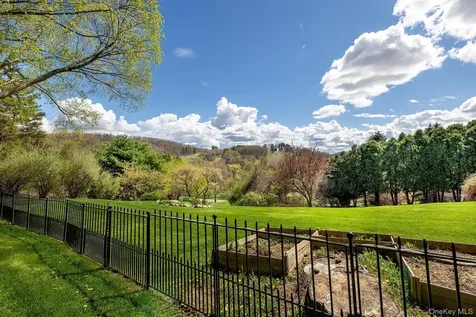 27 Morningside Drive Patterson NY 12563