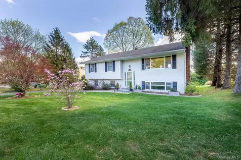 27 Morningside Drive Patterson NY 12563