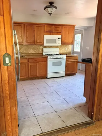 13 Hampton Avenue Mastic NY 11950