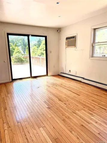 13 Hampton Avenue Mastic NY 11950