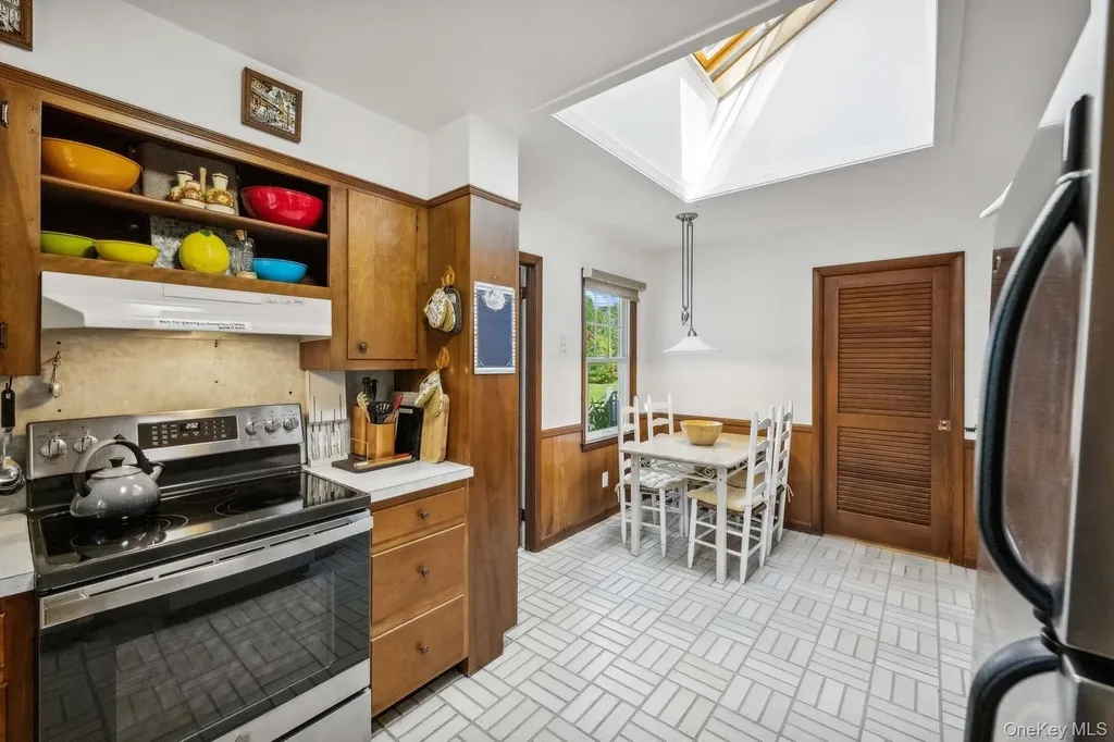 7 Linda Lane Hampton Bays NY 11946