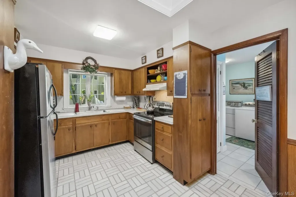 7 Linda Lane Hampton Bays NY 11946