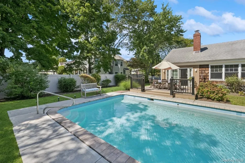 7 Linda Lane Hampton Bays NY 11946