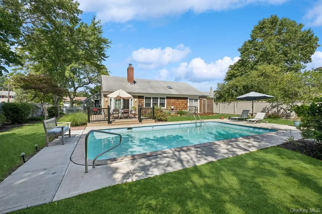 7 Linda Lane Hampton Bays NY 11946