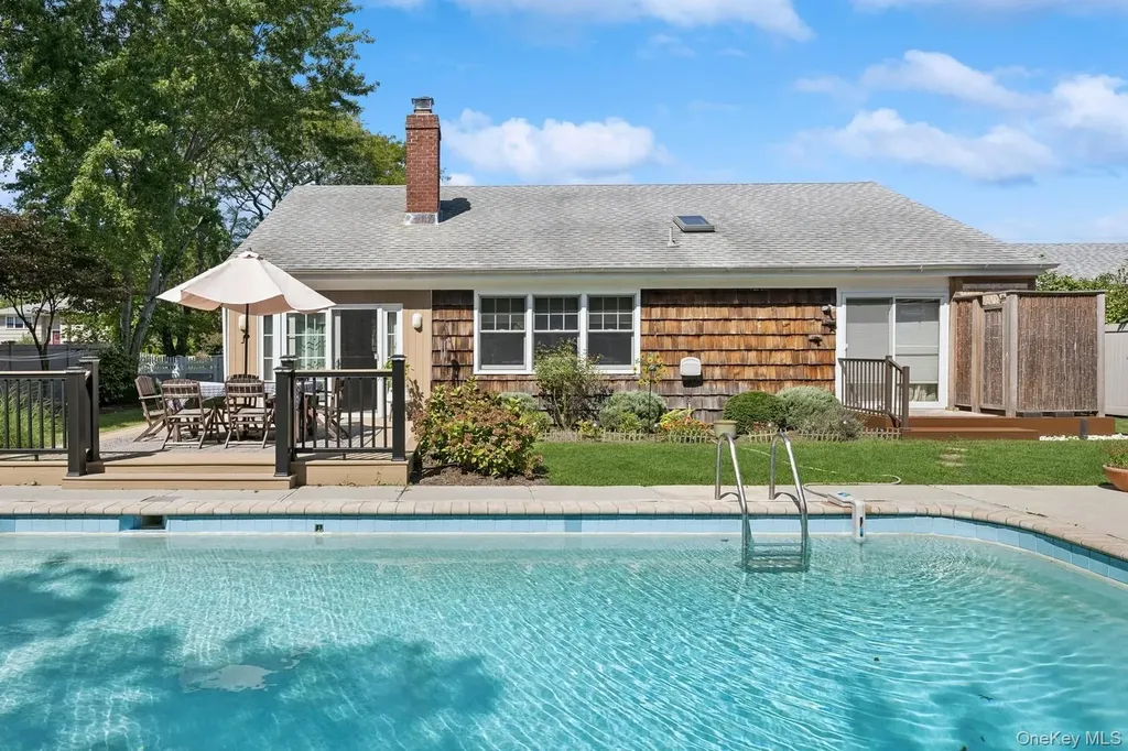 7 Linda Lane Hampton Bays NY 11946
