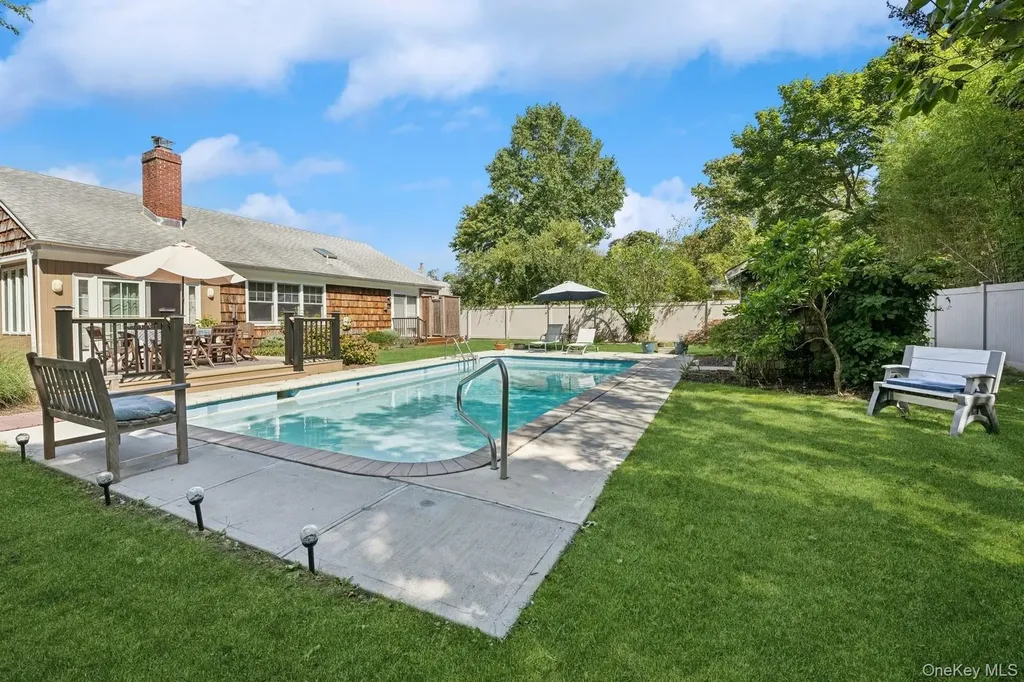 7 Linda Lane Hampton Bays NY 11946