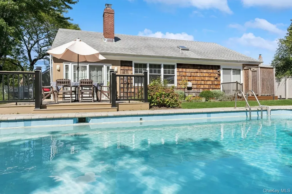 7 Linda Lane Hampton Bays NY 11946