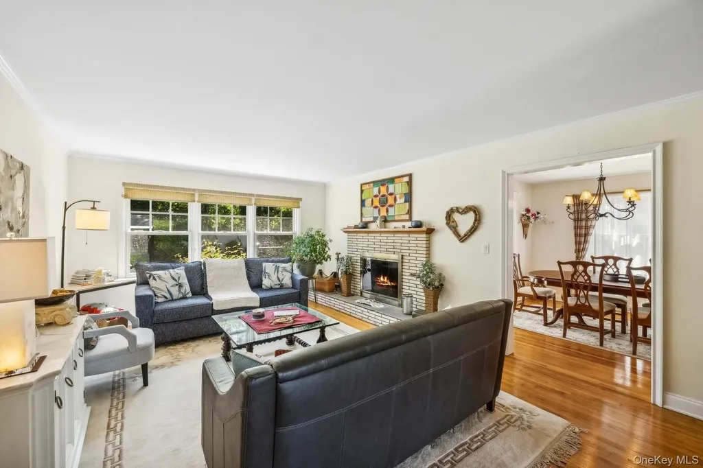 7 Linda Lane Hampton Bays NY 11946