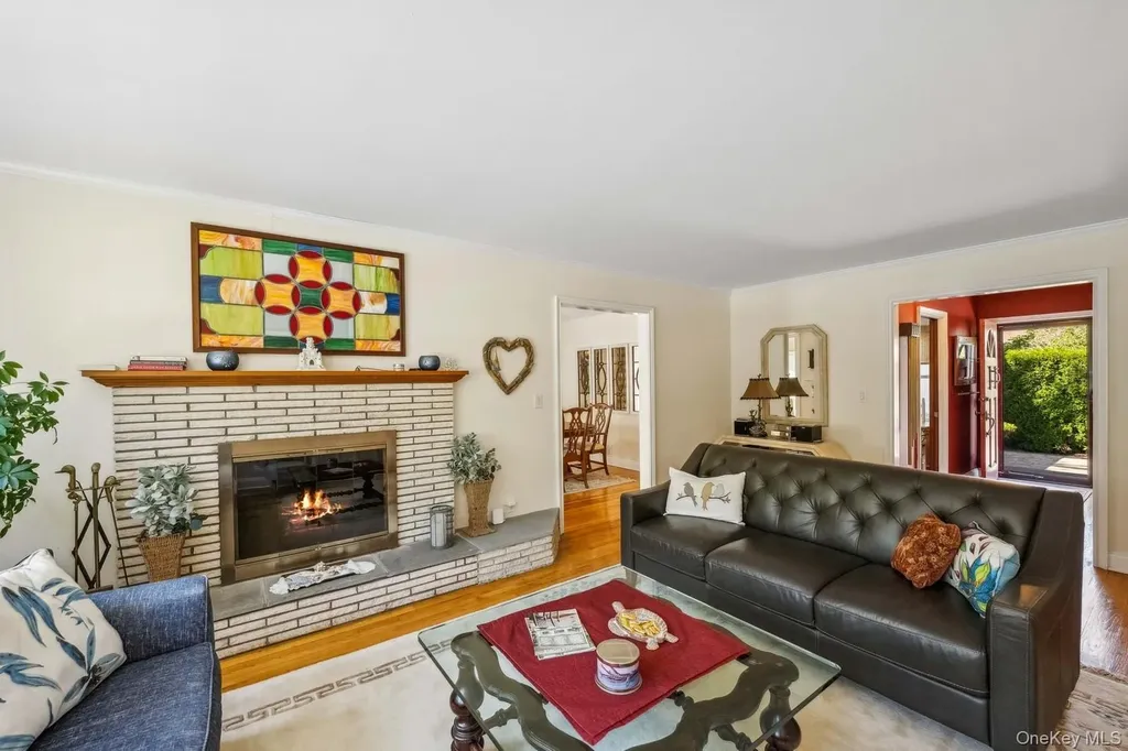 7 Linda Lane Hampton Bays NY 11946