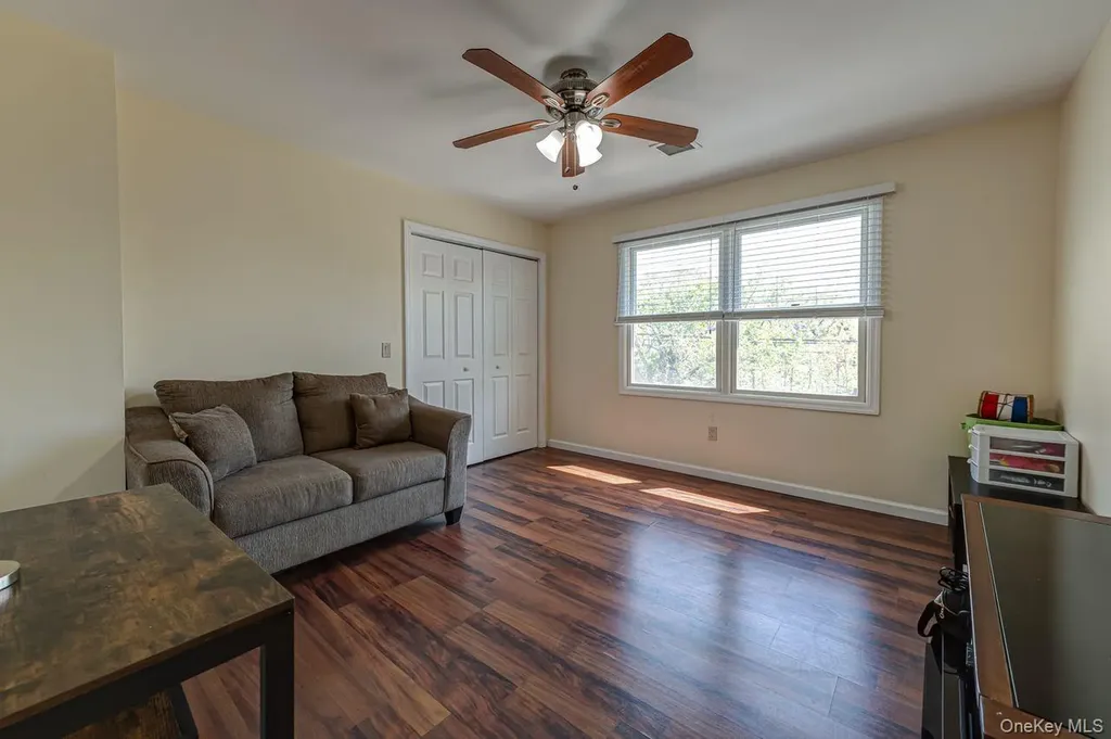 69 Chimney Lane Levittown NY 11756