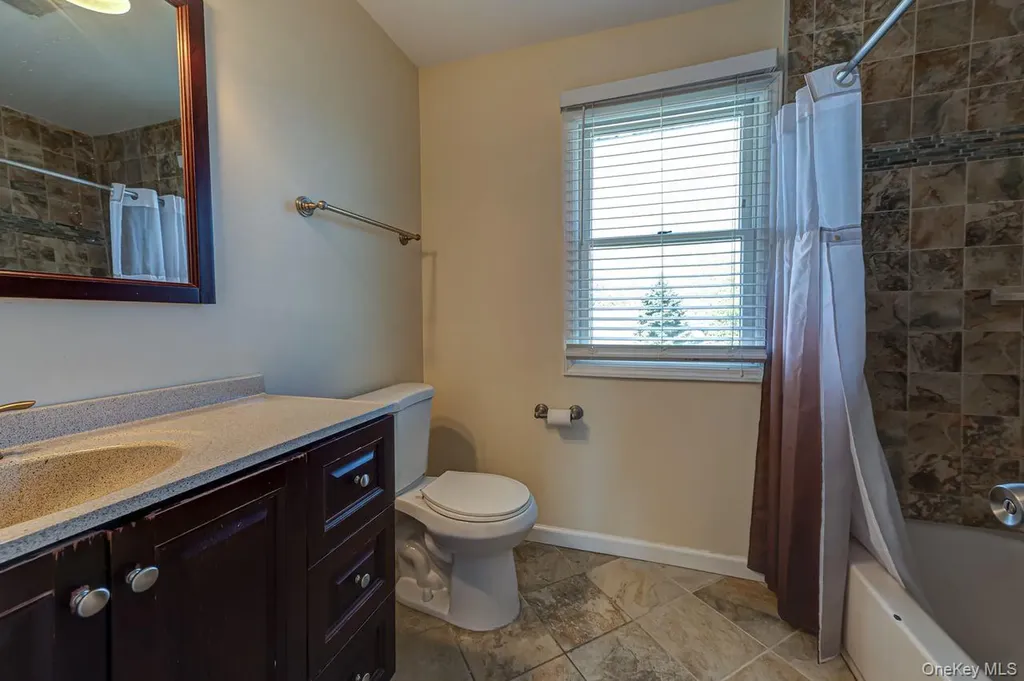69 Chimney Lane Levittown NY 11756