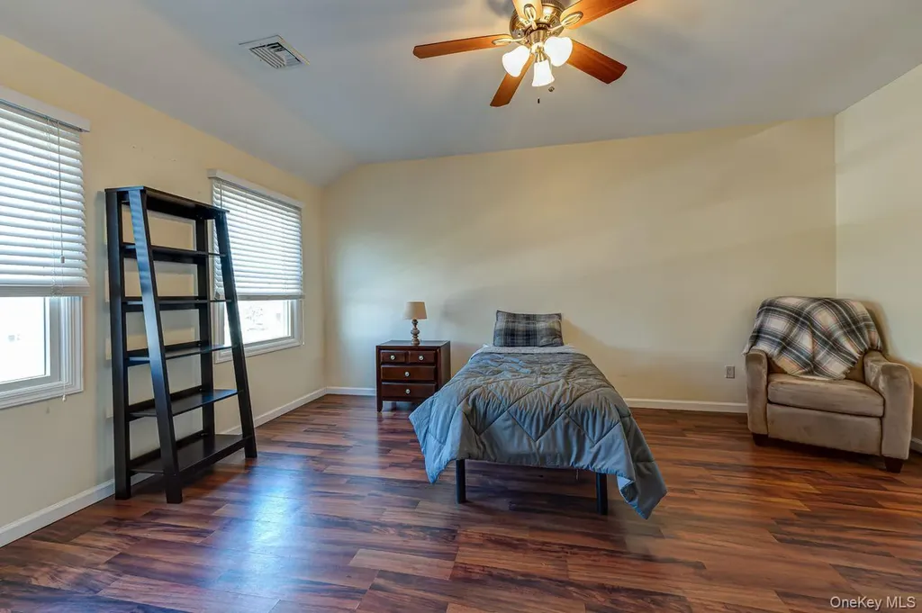69 Chimney Lane Levittown NY 11756