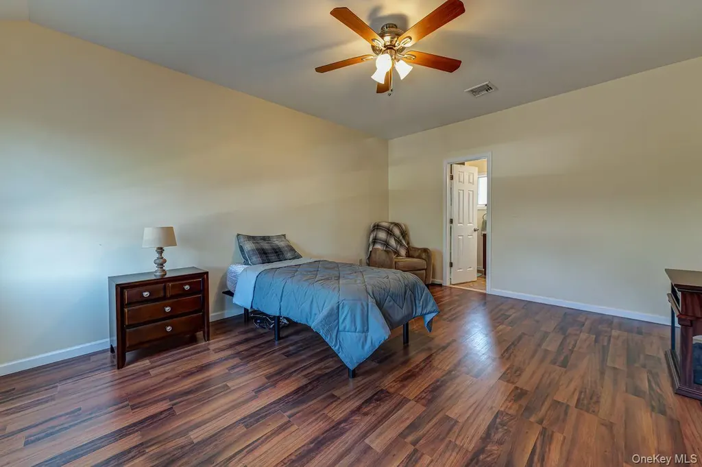 69 Chimney Lane Levittown NY 11756