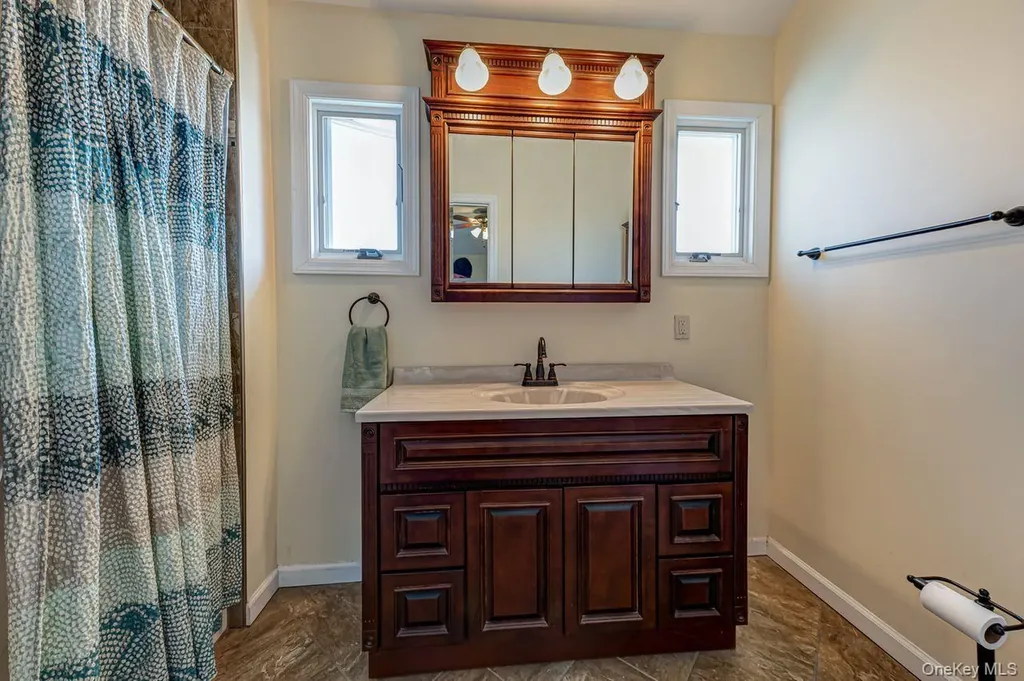 69 Chimney Lane Levittown NY 11756