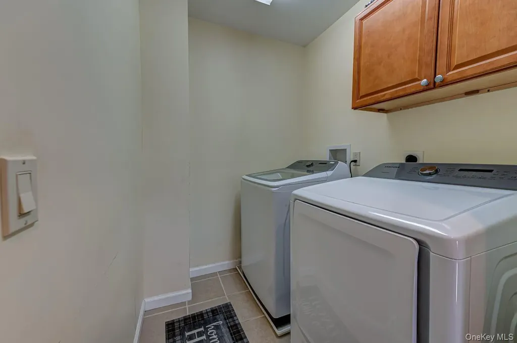 69 Chimney Lane Levittown NY 11756