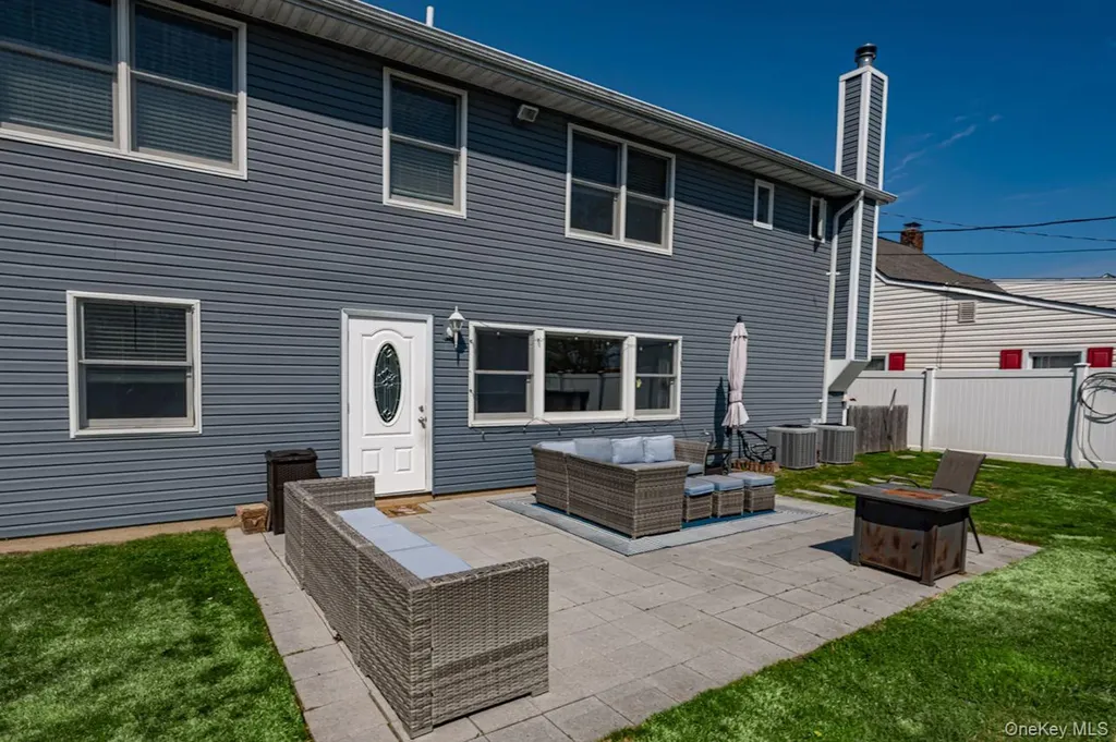 69 Chimney Lane Levittown NY 11756