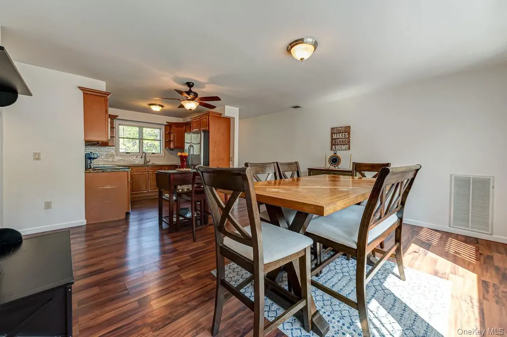 69 Chimney Lane Levittown NY 11756
