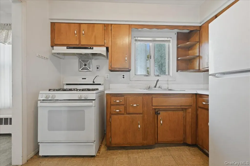 49 Forrest Place Amityville NY 11701