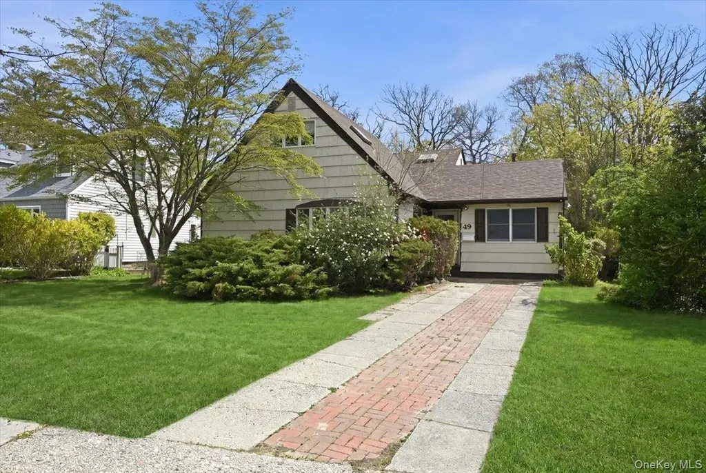 49 Forrest Place Amityville NY 11701