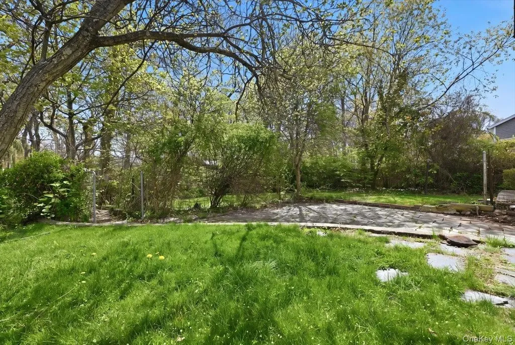 49 Forrest Place Amityville NY 11701