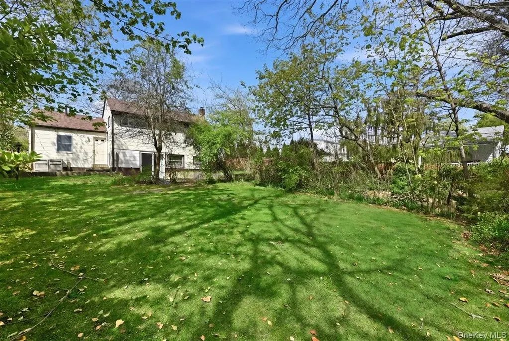 49 Forrest Place Amityville NY 11701