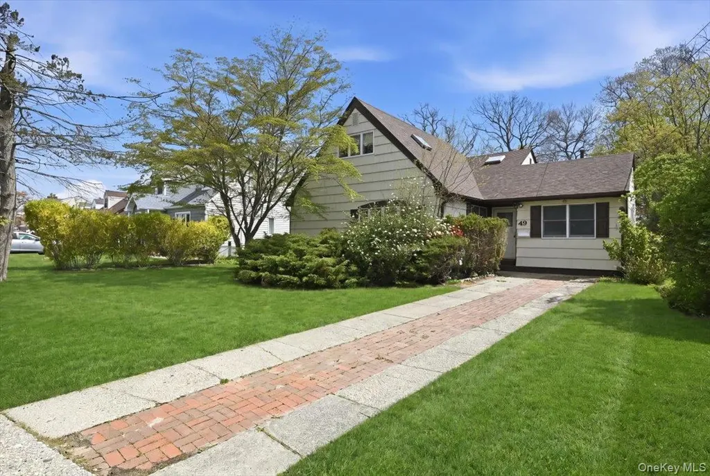 49 Forrest Place Amityville NY 11701