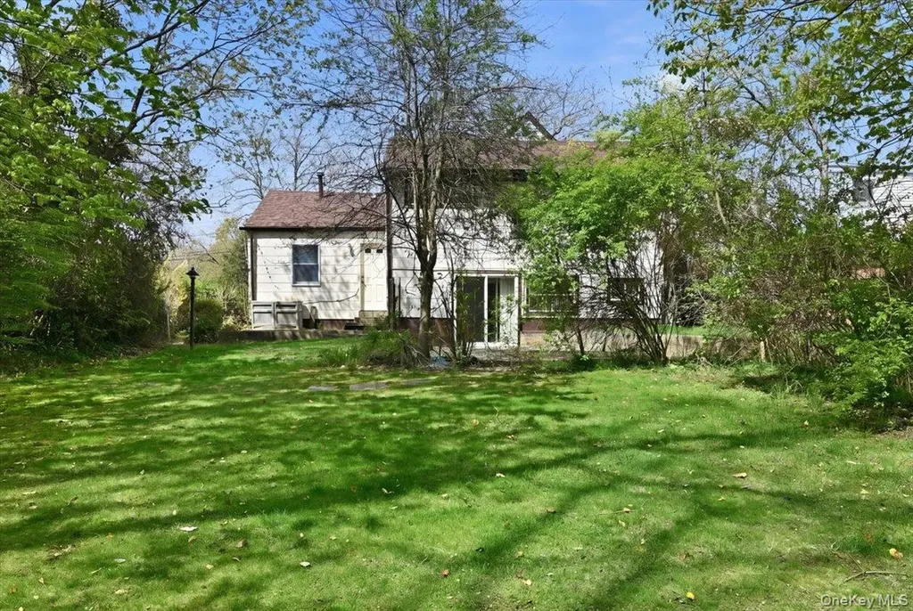 49 Forrest Place Amityville NY 11701