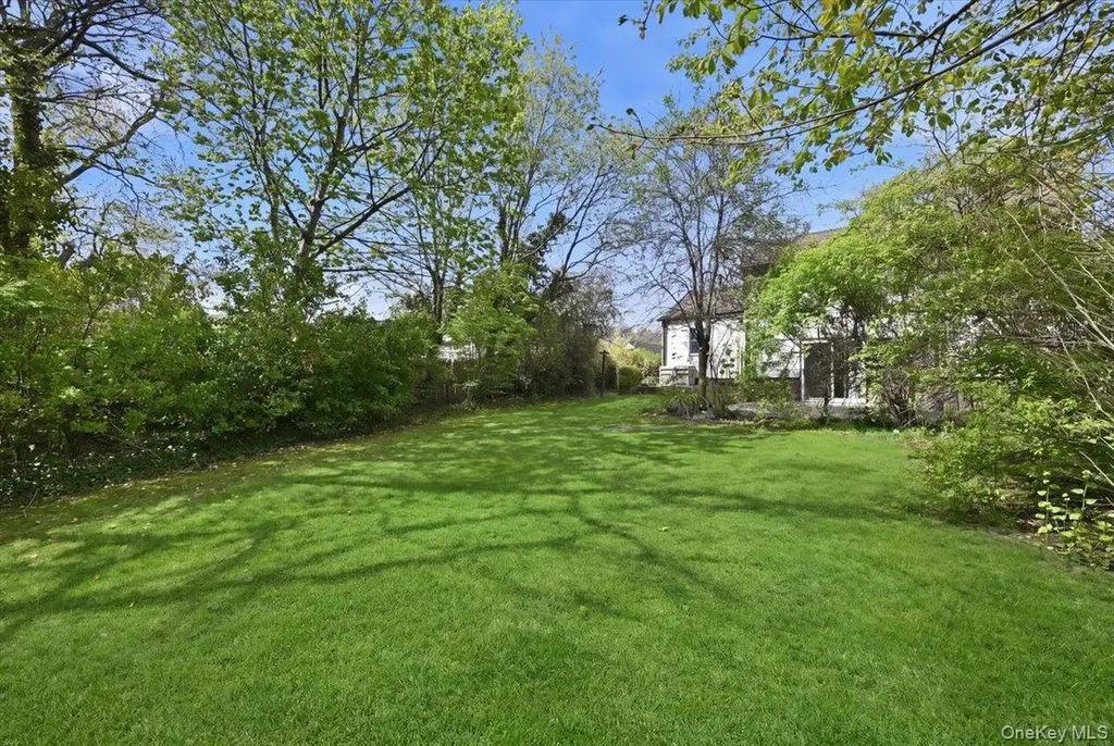 49 Forrest Place Amityville NY 11701