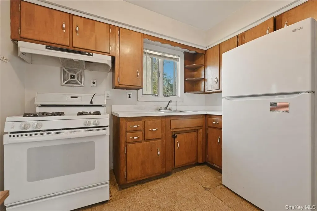 49 Forrest Place Amityville NY 11701