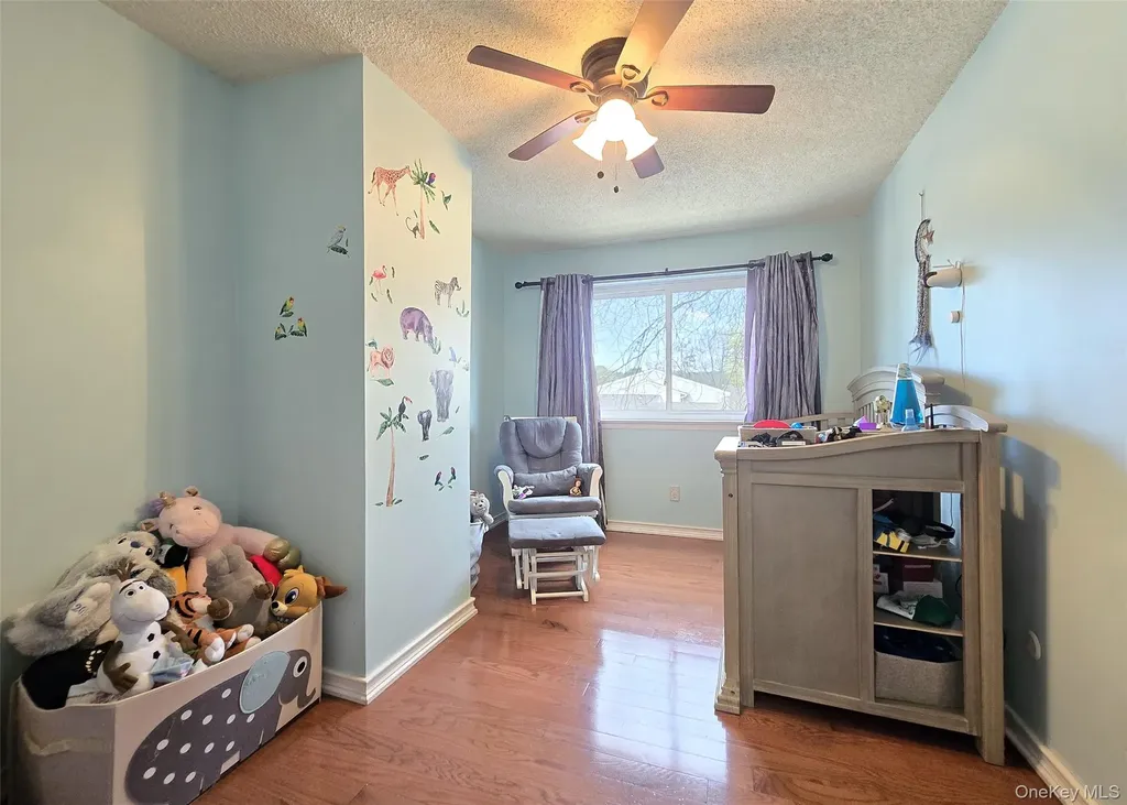 232 Springmeadow Drive Holbrook NY 11741