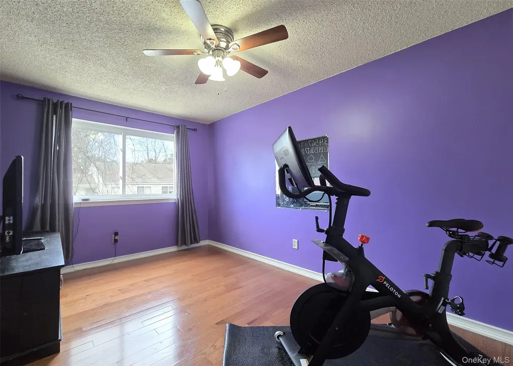232 Springmeadow Drive Holbrook NY 11741