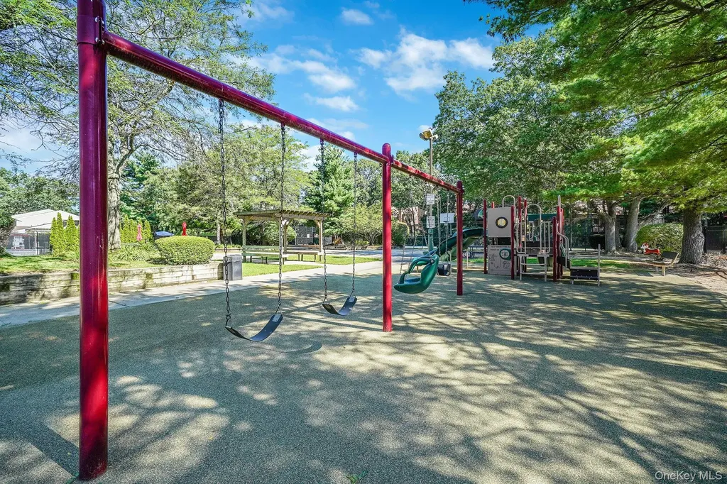 232 Springmeadow Drive Holbrook NY 11741