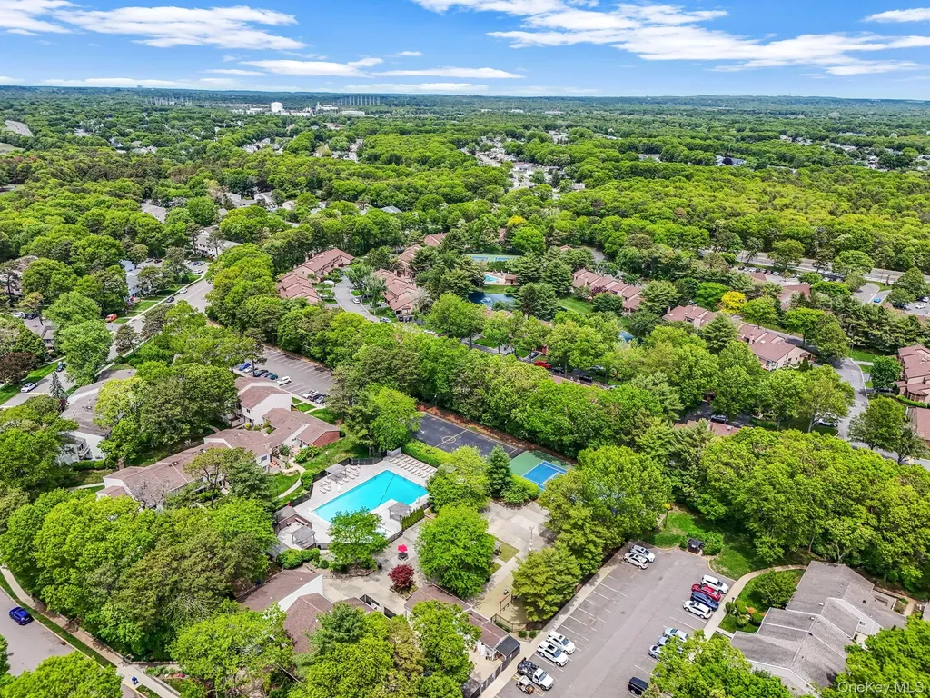 232 Springmeadow Drive Holbrook NY 11741